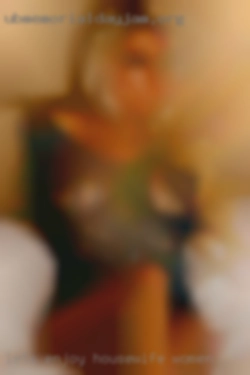 Let's enjoy our clandestine housewife women rendezvous.